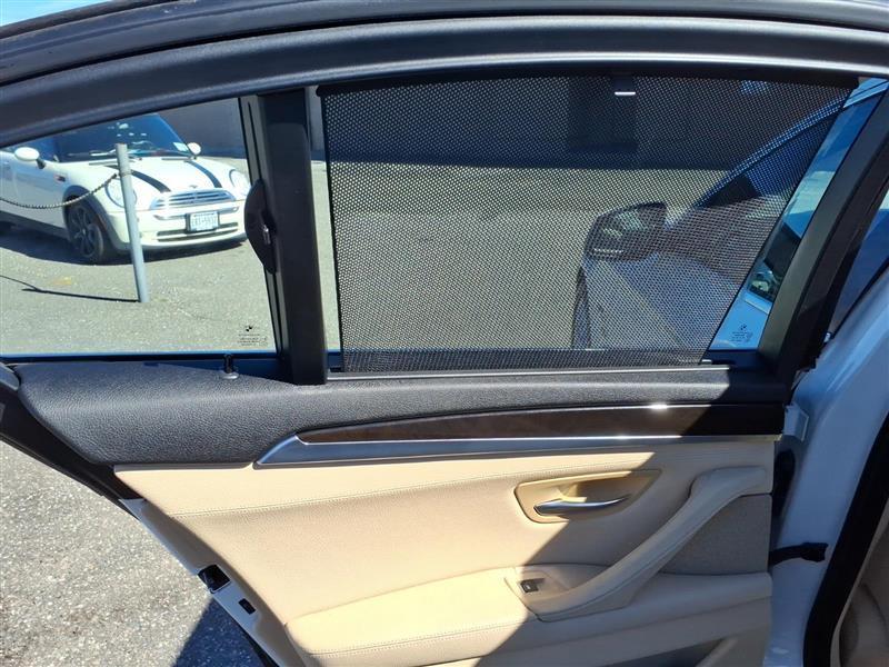 BMW 5-Series 535xi 2011