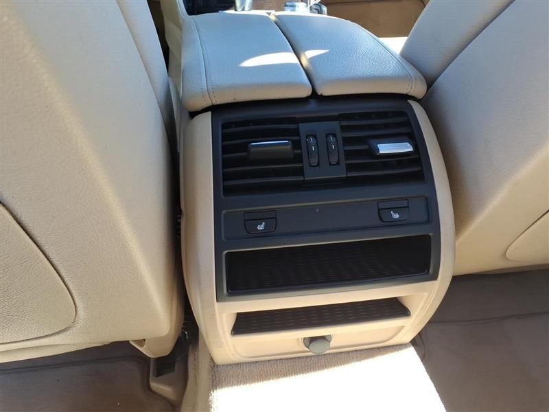 BMW 5-Series 535xi 2011