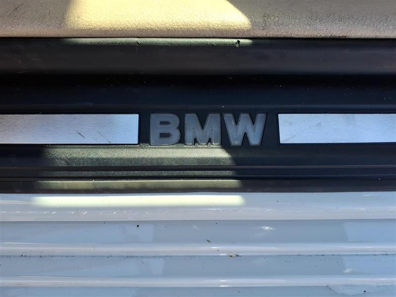 BMW 5-Series 535xi 2011