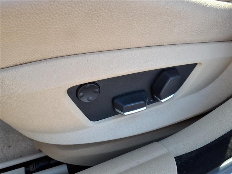 BMW 5-Series 535xi 2011