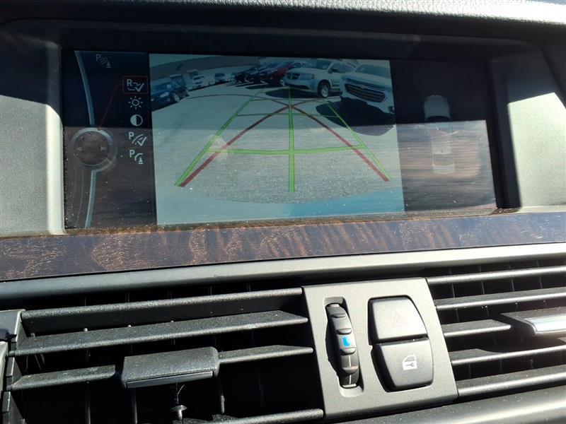 BMW 5-Series 535xi 2011
