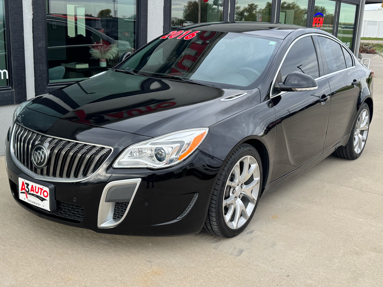 2016 Buick Regal GS photo 2