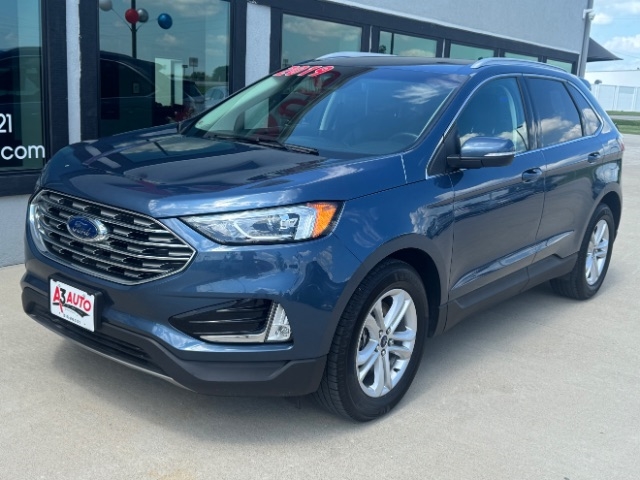 2019 Ford Edge SEL photo 2