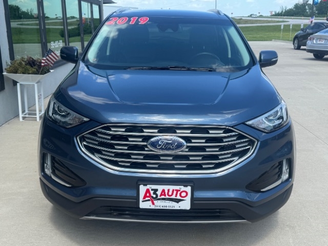 2019 Ford Edge SEL photo 3