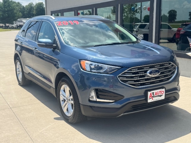 2019 Ford Edge SEL photo 4