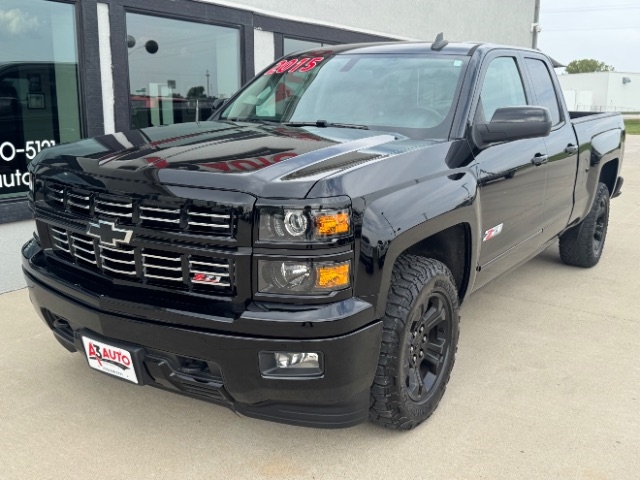 2015 Chevrolet Silverado 1500 LT photo 2