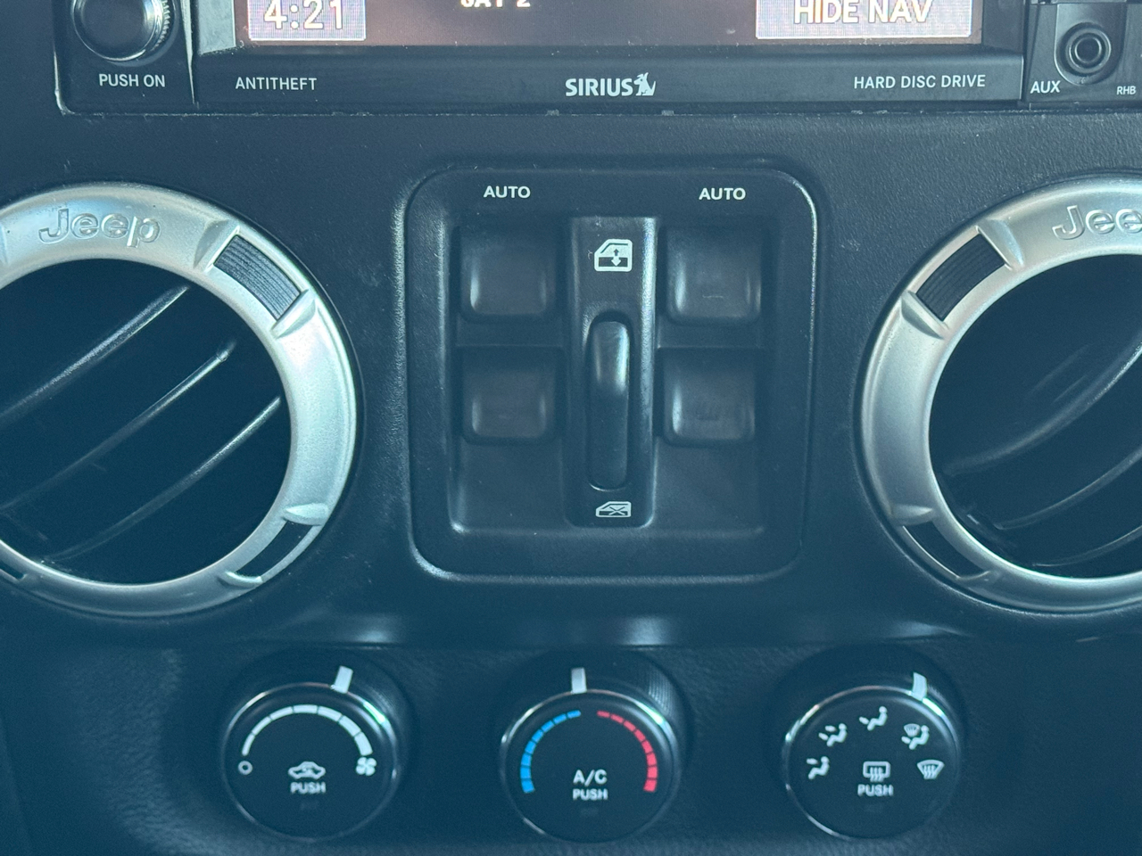 Jeep Wrangler Unlimited Sahara 4WD 2017