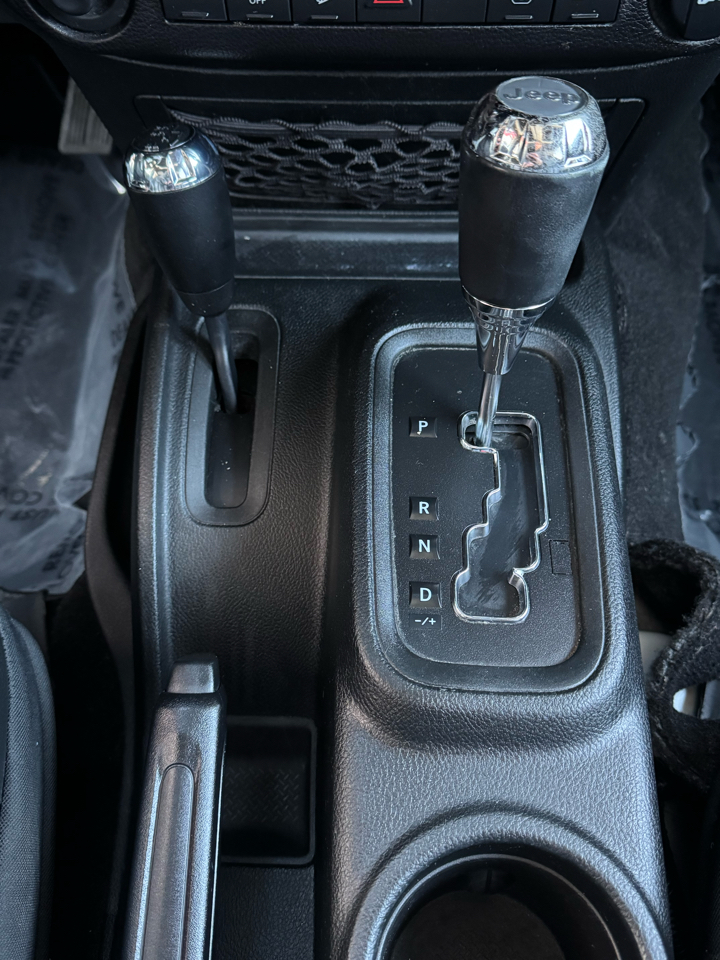 Jeep Wrangler Unlimited Sahara 4WD 2017