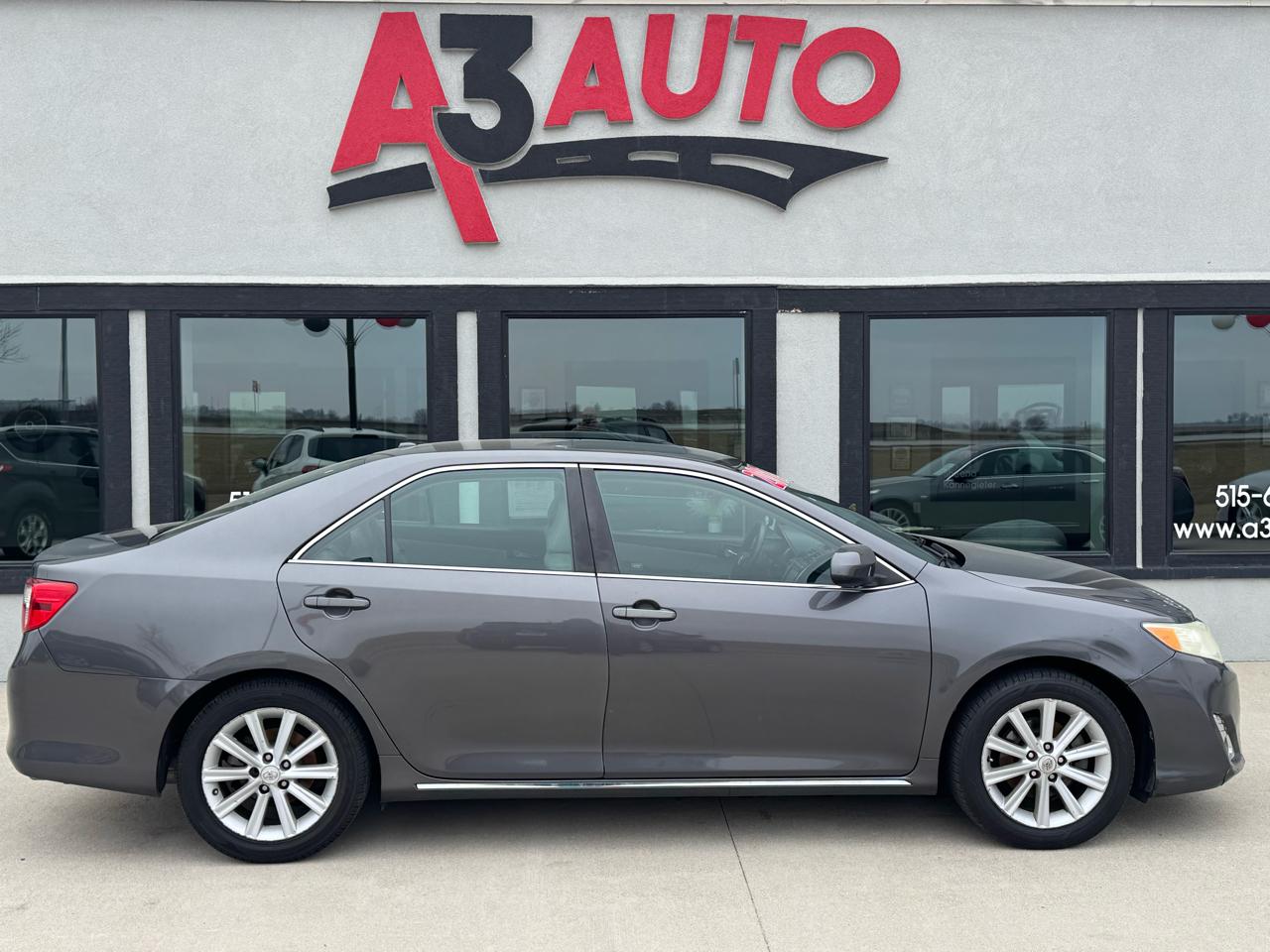 Toyota Camry 4dr Sdn XLE Auto 2012