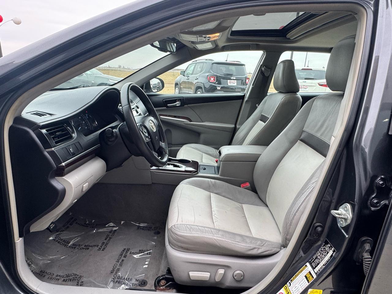 Toyota Camry 4dr Sdn XLE Auto 2012