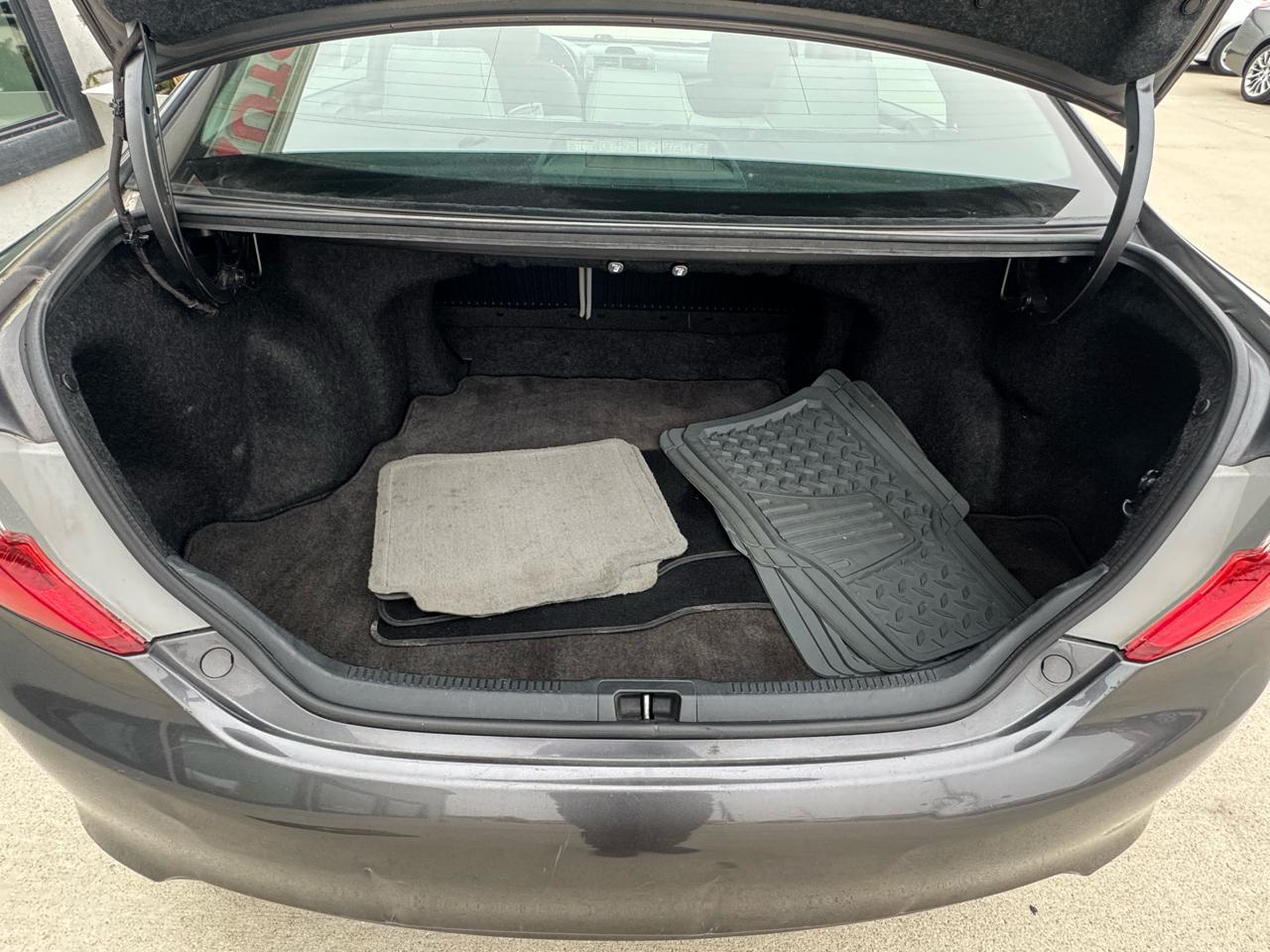 Toyota Camry 4dr Sdn XLE Auto 2012