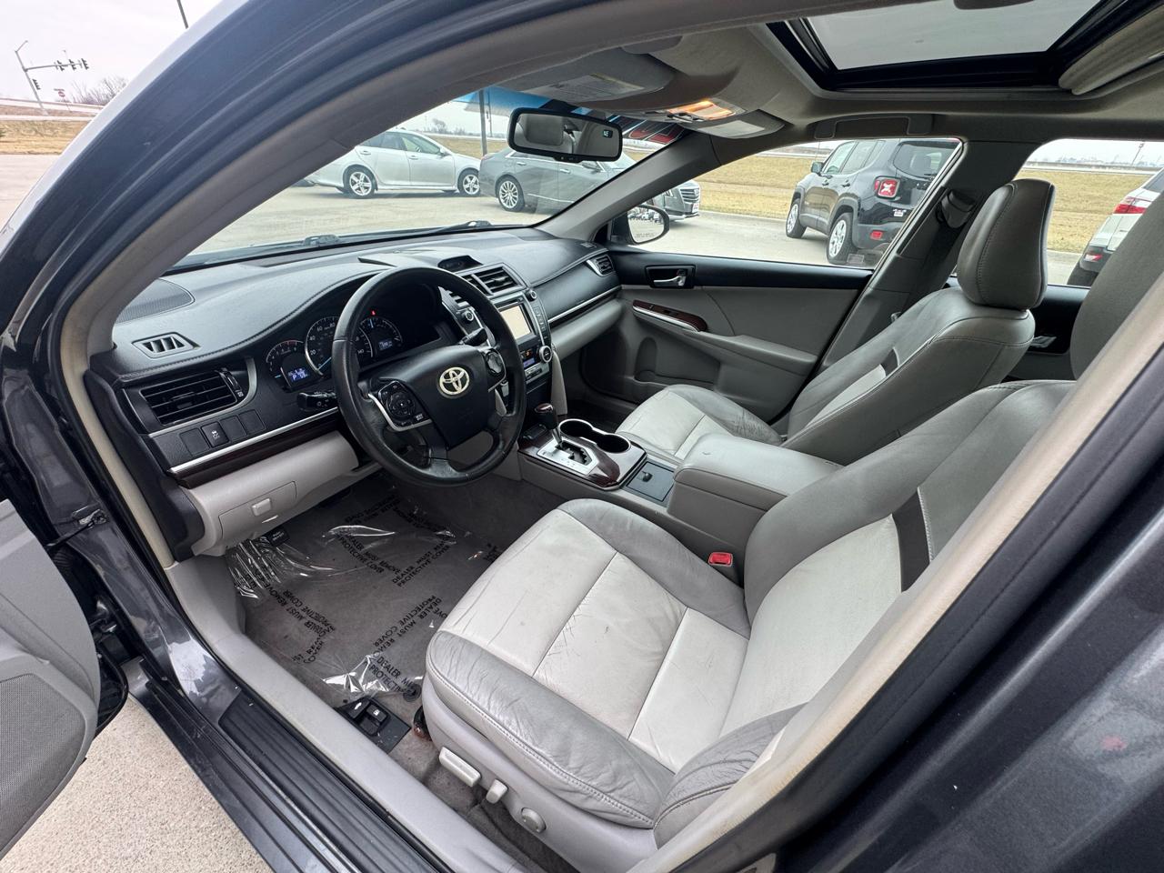 Toyota Camry 4dr Sdn XLE Auto 2012