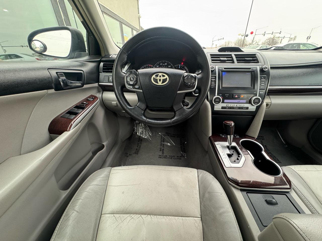 Toyota Camry 4dr Sdn XLE Auto 2012