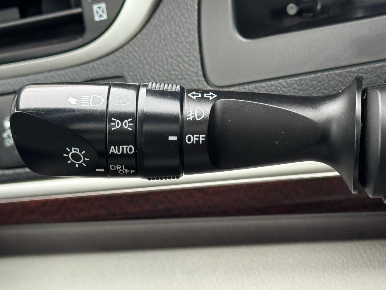 Toyota Camry 4dr Sdn XLE Auto 2012