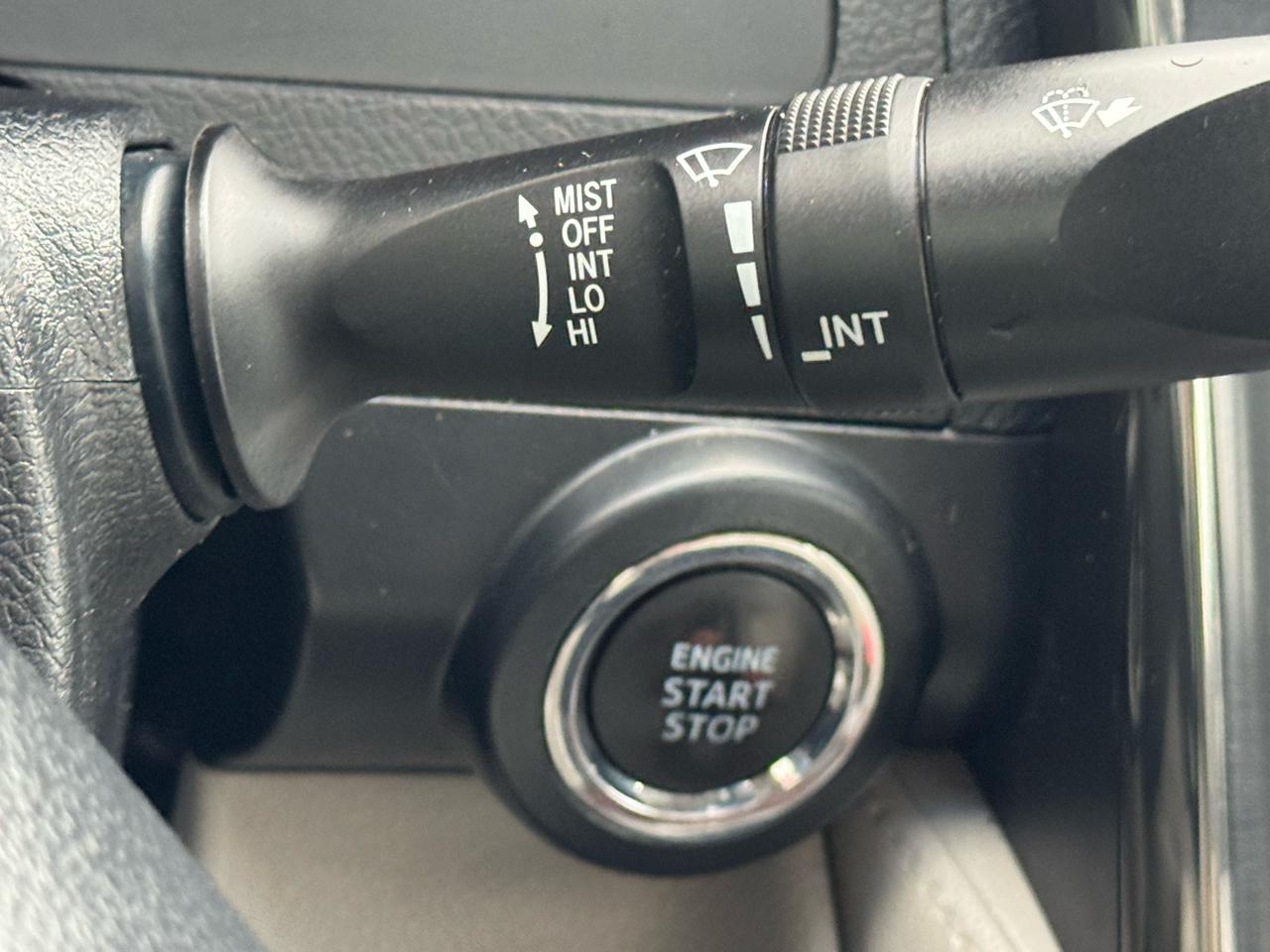 Toyota Camry 4dr Sdn XLE Auto 2012