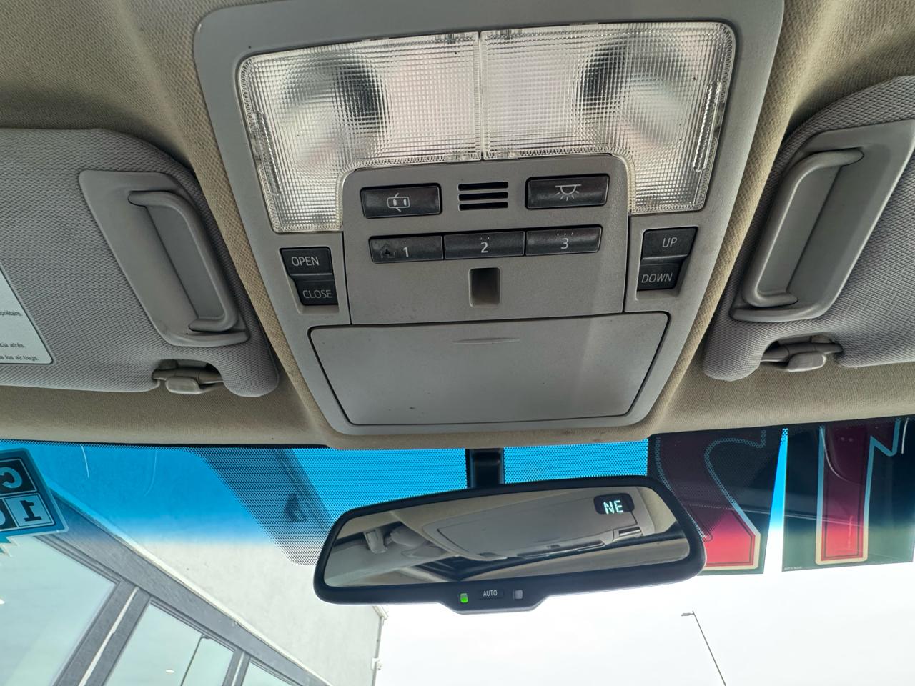 Toyota Camry 4dr Sdn XLE Auto 2012