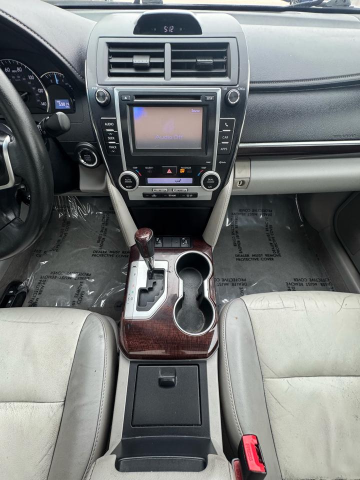 Toyota Camry 4dr Sdn XLE Auto 2012