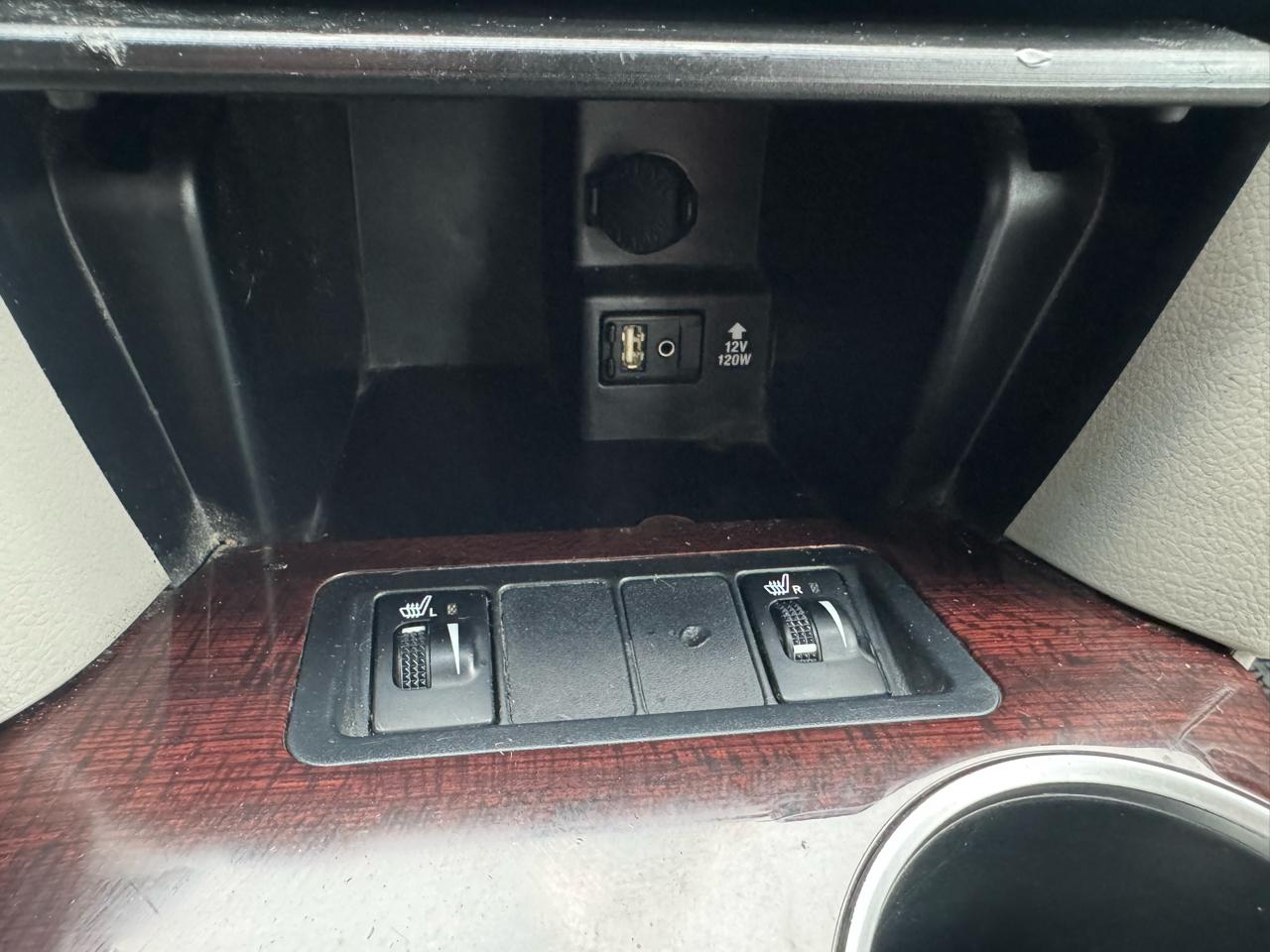 Toyota Camry 4dr Sdn XLE Auto 2012