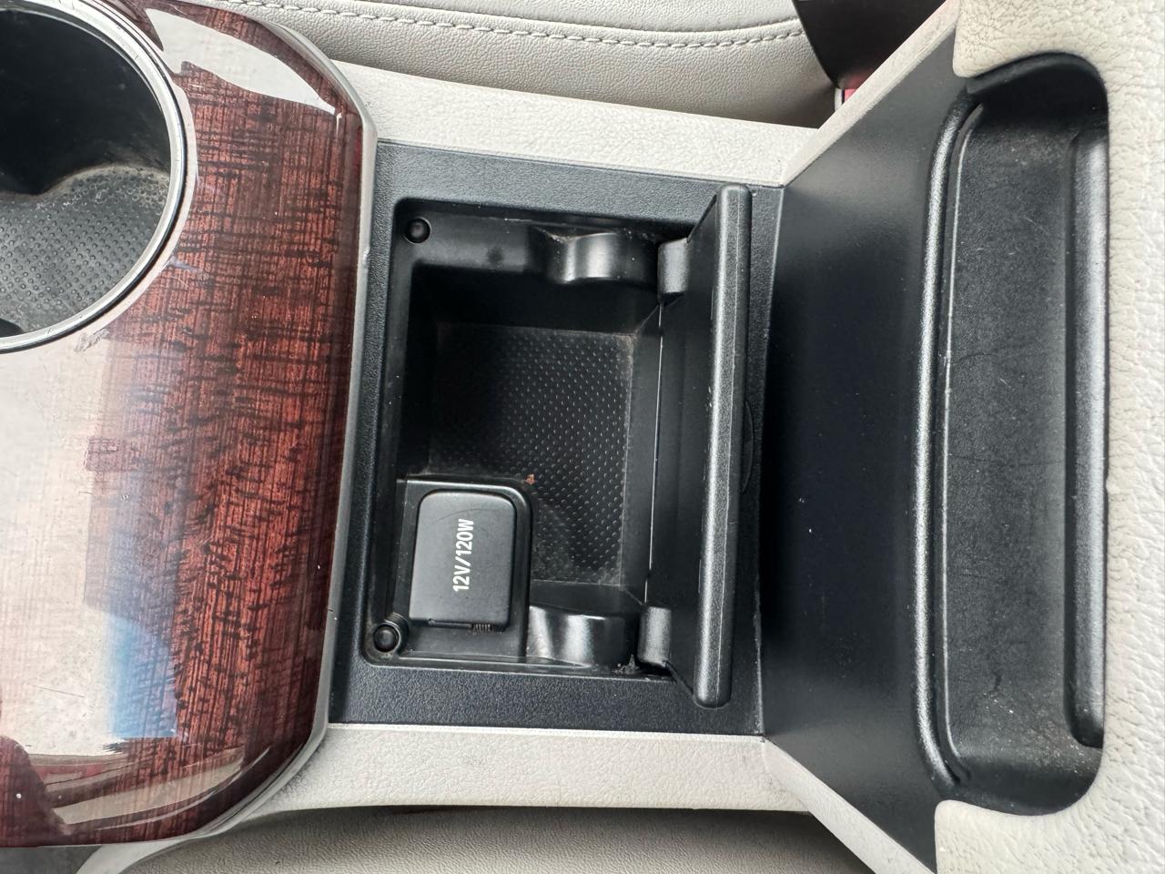 Toyota Camry 4dr Sdn XLE Auto 2012