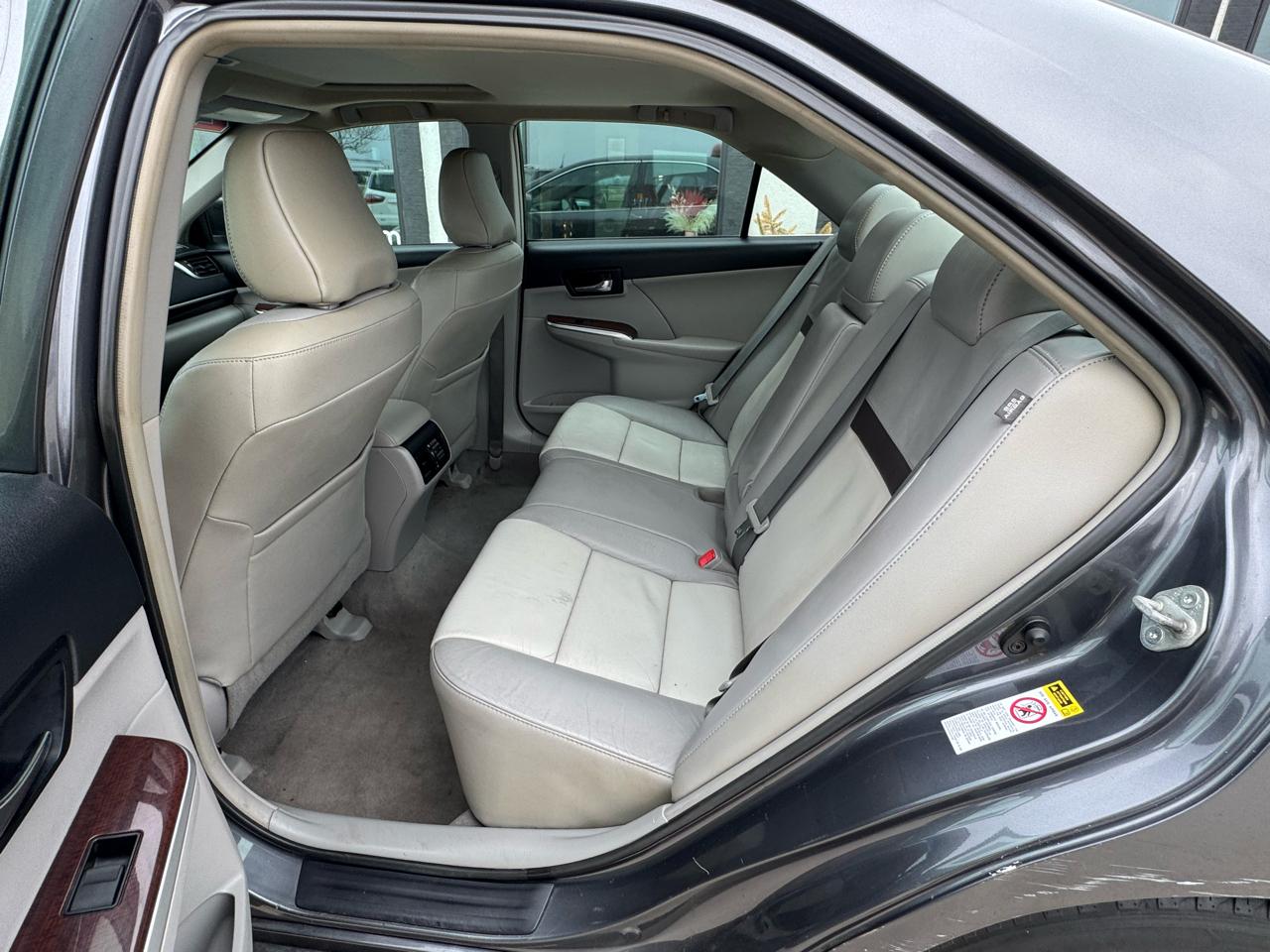 Toyota Camry 4dr Sdn XLE Auto 2012