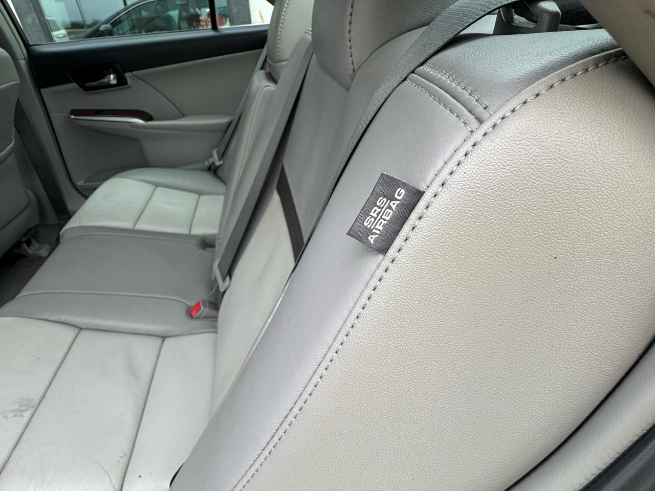 Toyota Camry 4dr Sdn XLE Auto 2012