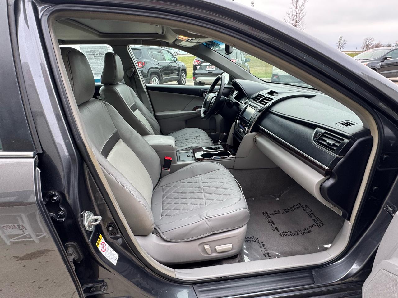 Toyota Camry 4dr Sdn XLE Auto 2012