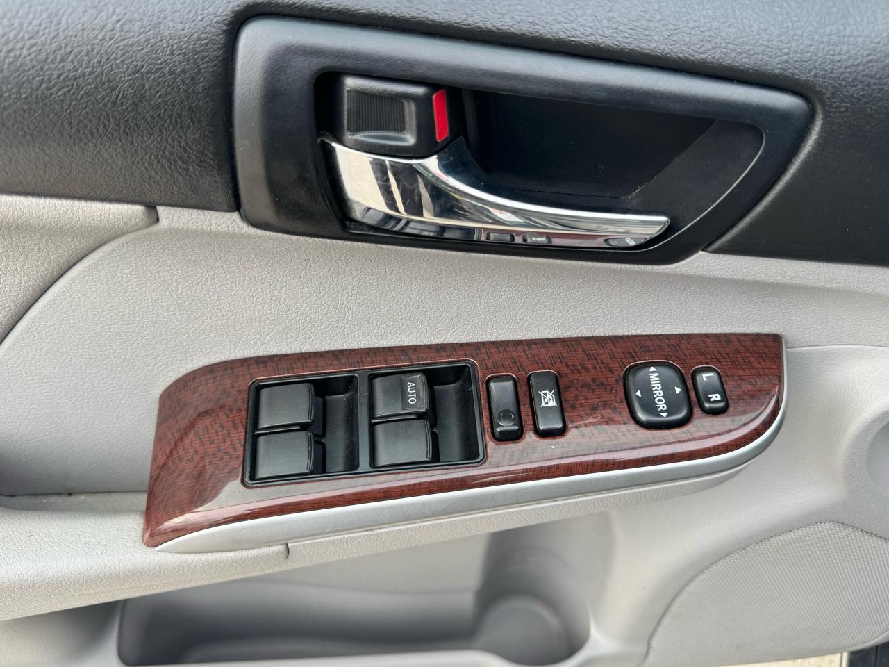 Toyota Camry 4dr Sdn XLE Auto 2012