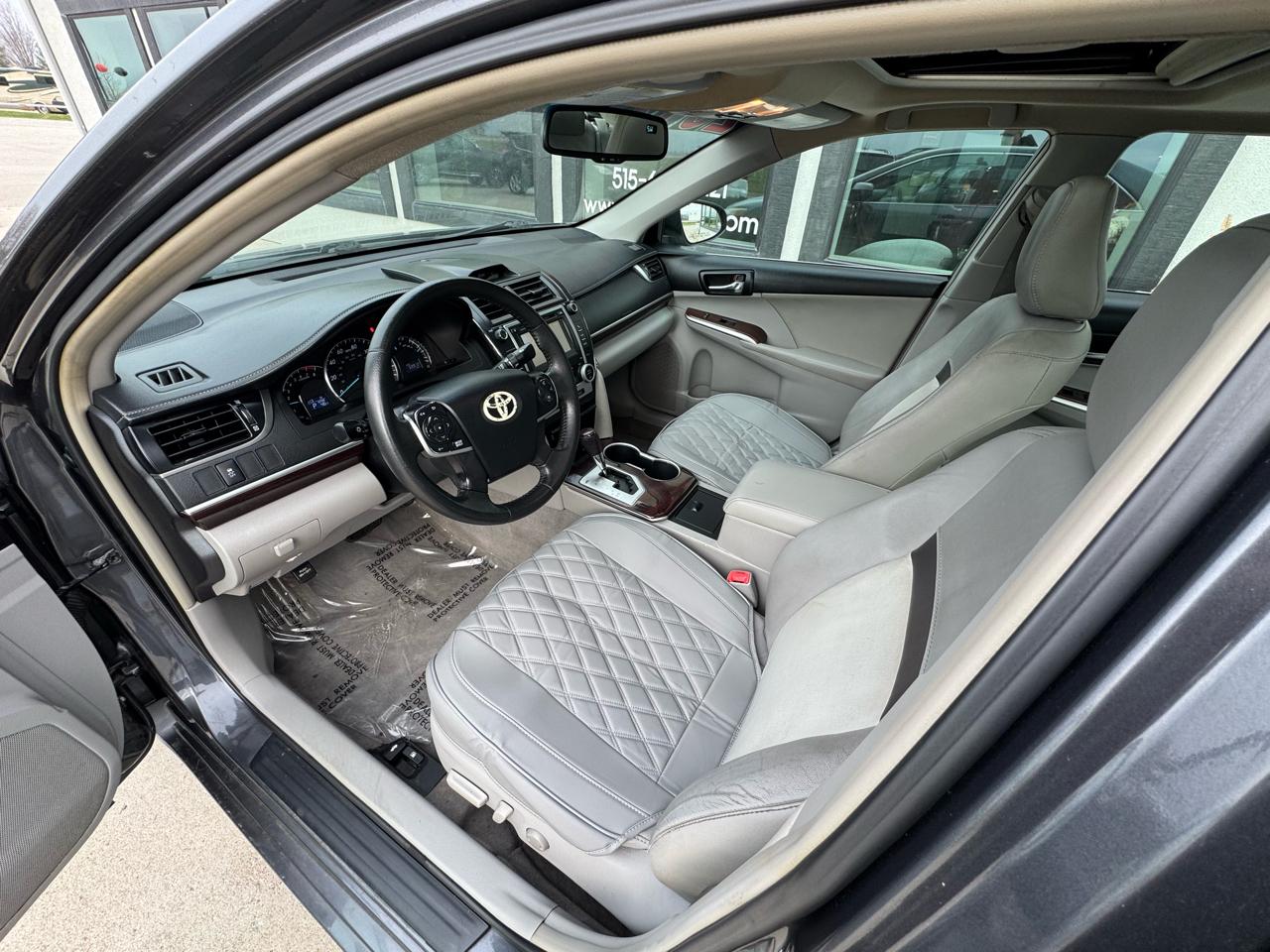 Toyota Camry 4dr Sdn XLE Auto 2012