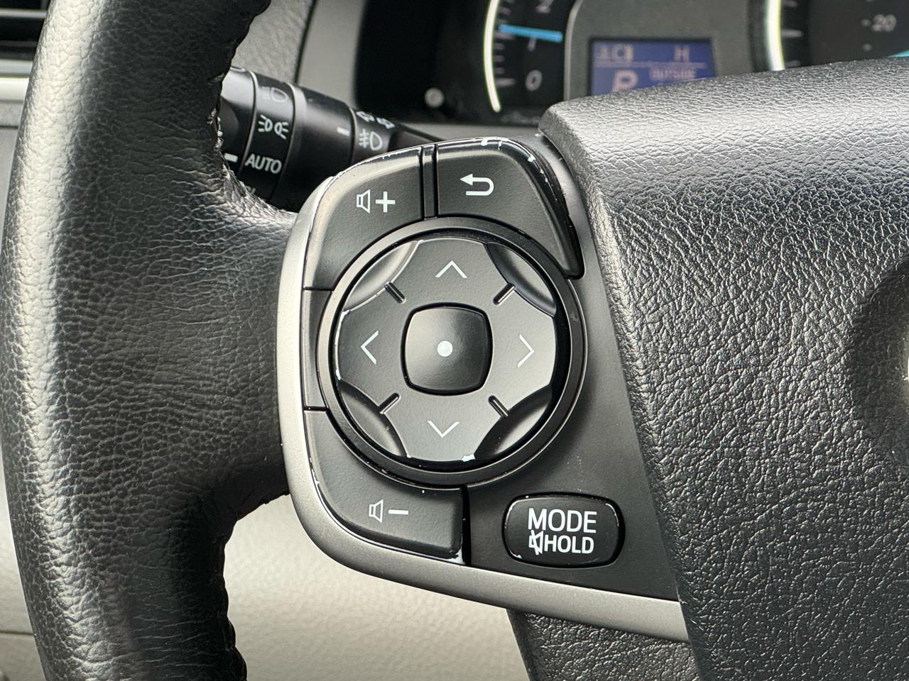 Toyota Camry 4dr Sdn XLE Auto 2012