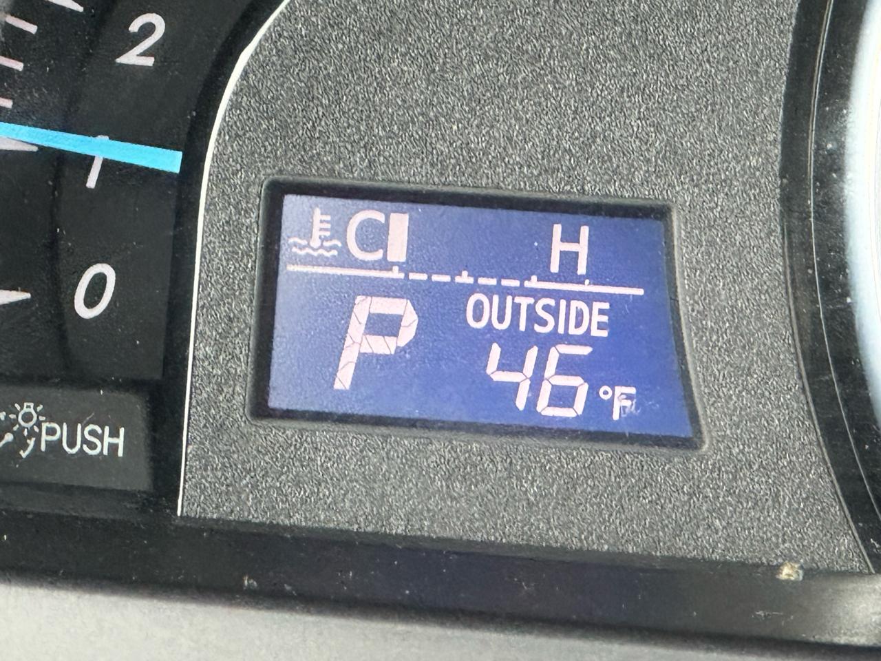 Toyota Camry 4dr Sdn XLE Auto 2012