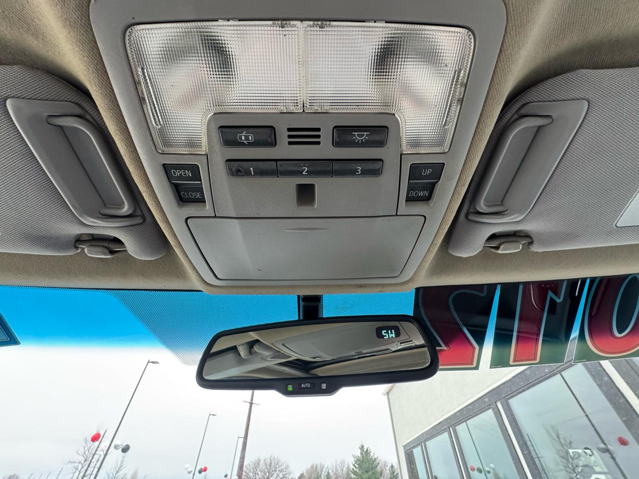 Toyota Camry 4dr Sdn XLE Auto 2012