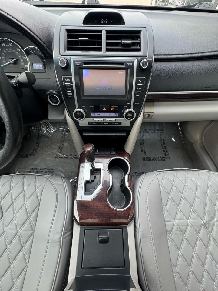 Toyota Camry 4dr Sdn XLE Auto 2012