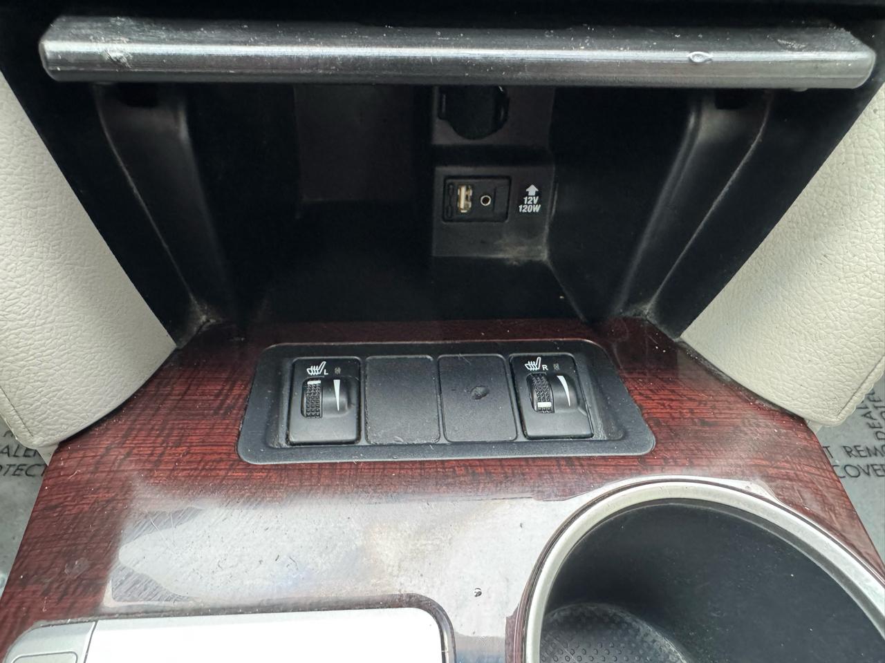 Toyota Camry 4dr Sdn XLE Auto 2012