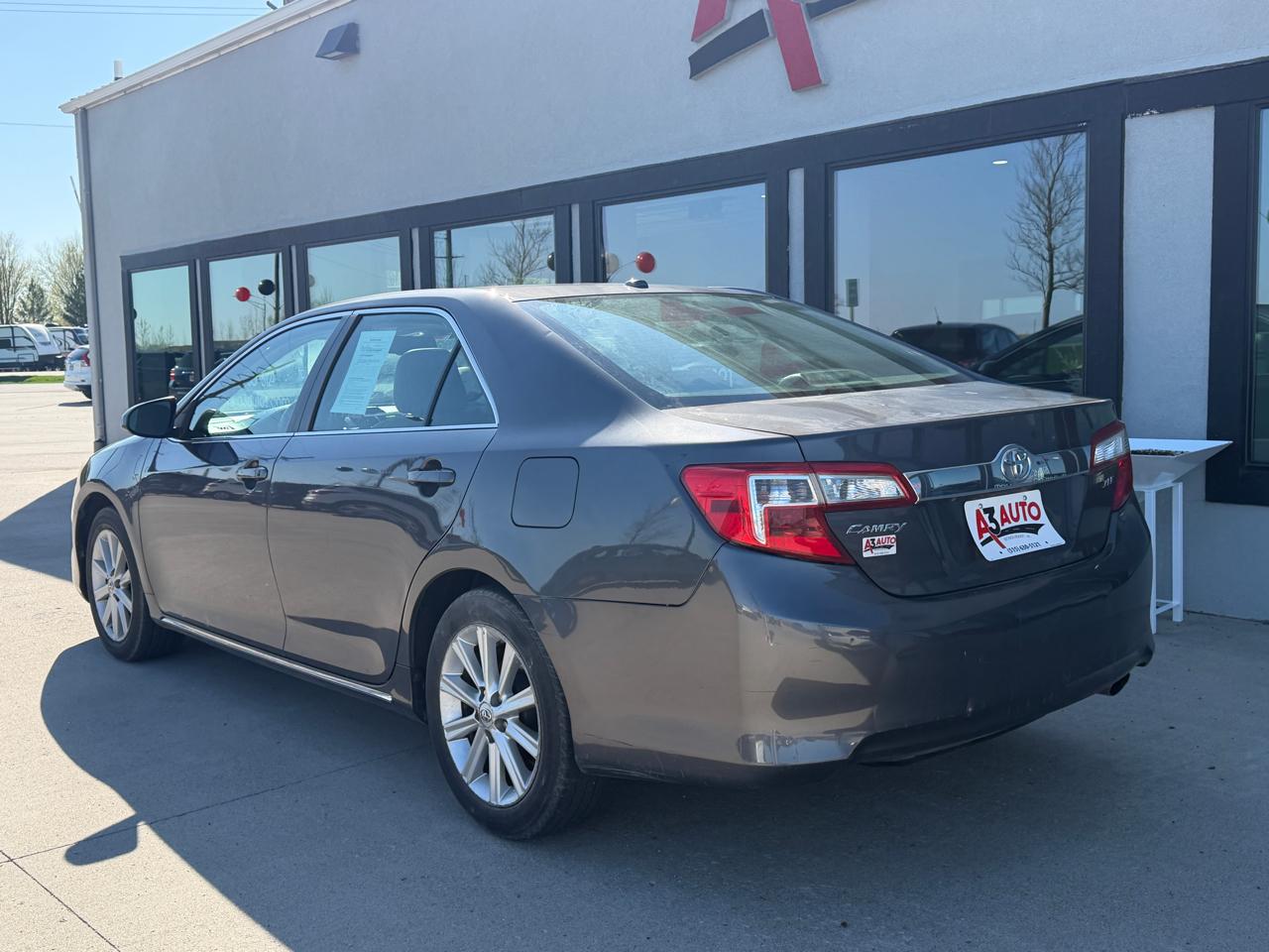 Toyota Camry 4dr Sdn XLE Auto 2012