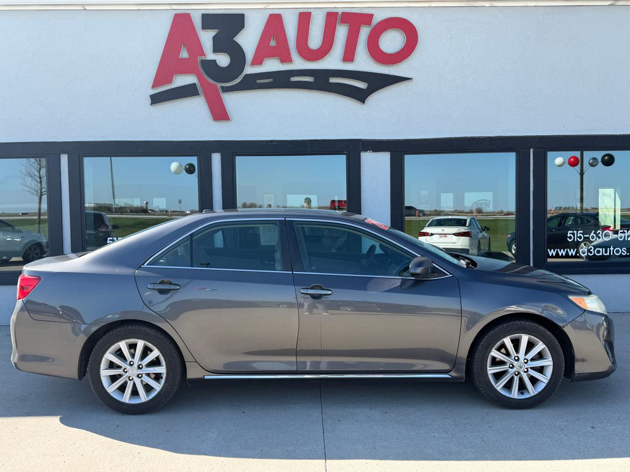 Toyota Camry 4dr Sdn XLE Auto 2012