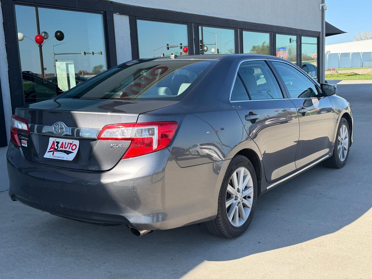 Toyota Camry 4dr Sdn XLE Auto 2012