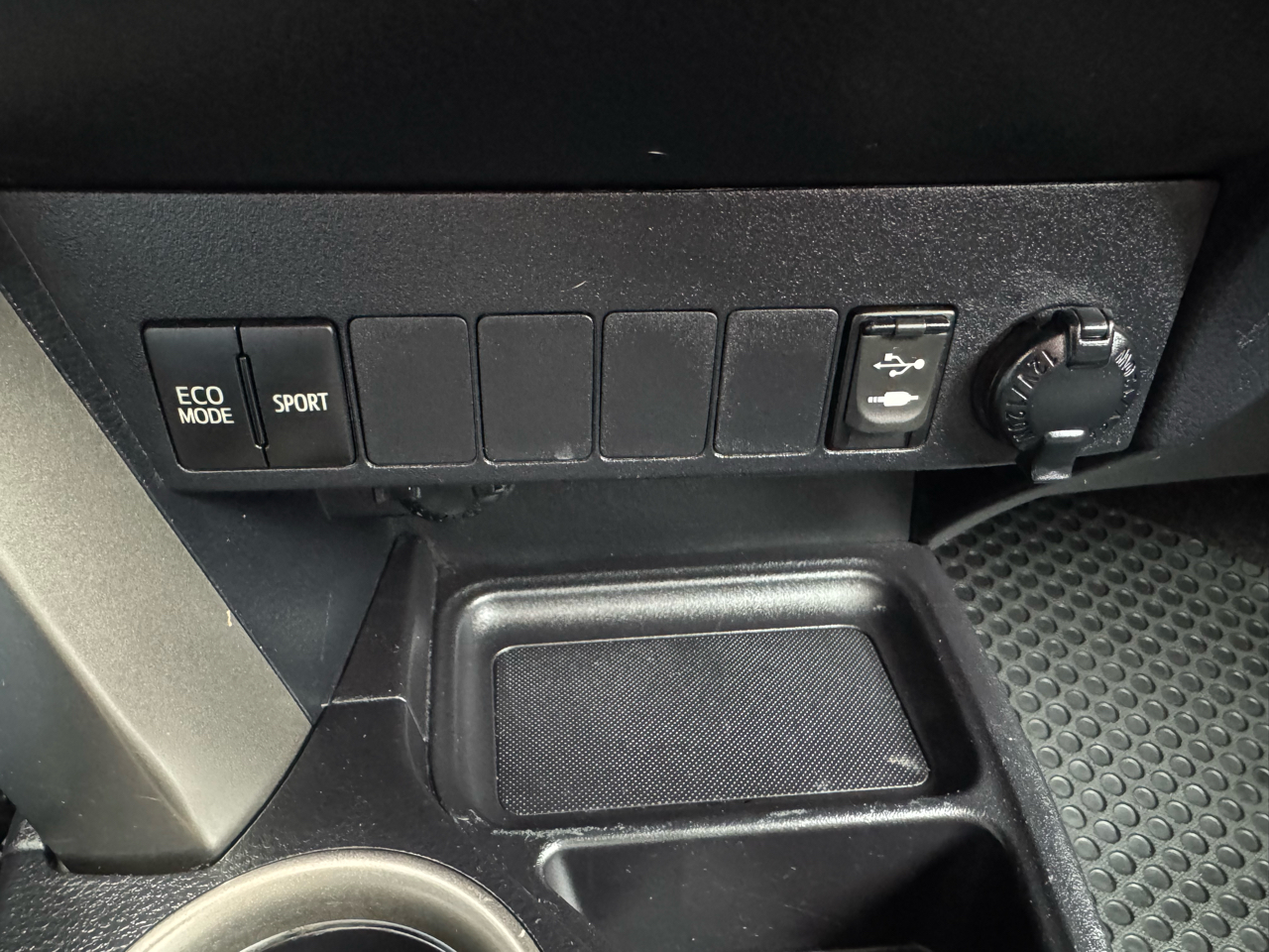 Toyota RAV4 XLE AWD 2015