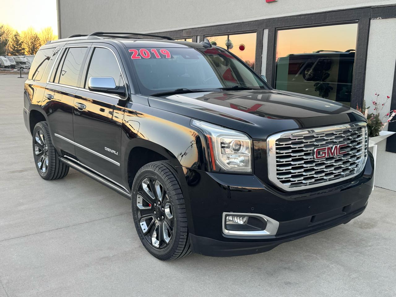 GMC Yukon Denali 4WD 2019