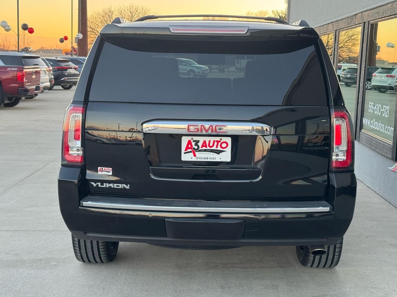 GMC Yukon Denali 4WD 2019
