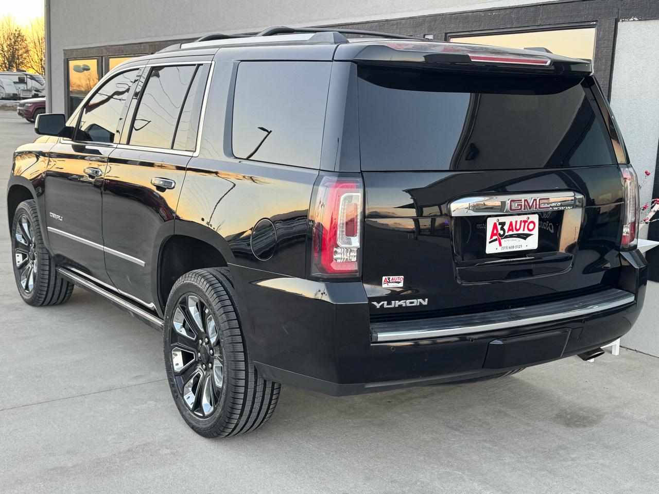 GMC Yukon Denali 4WD 2019
