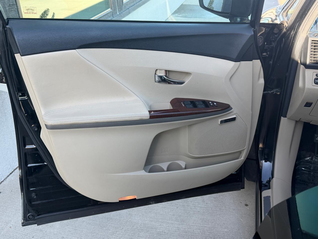 Toyota Venza AWD V6 2011