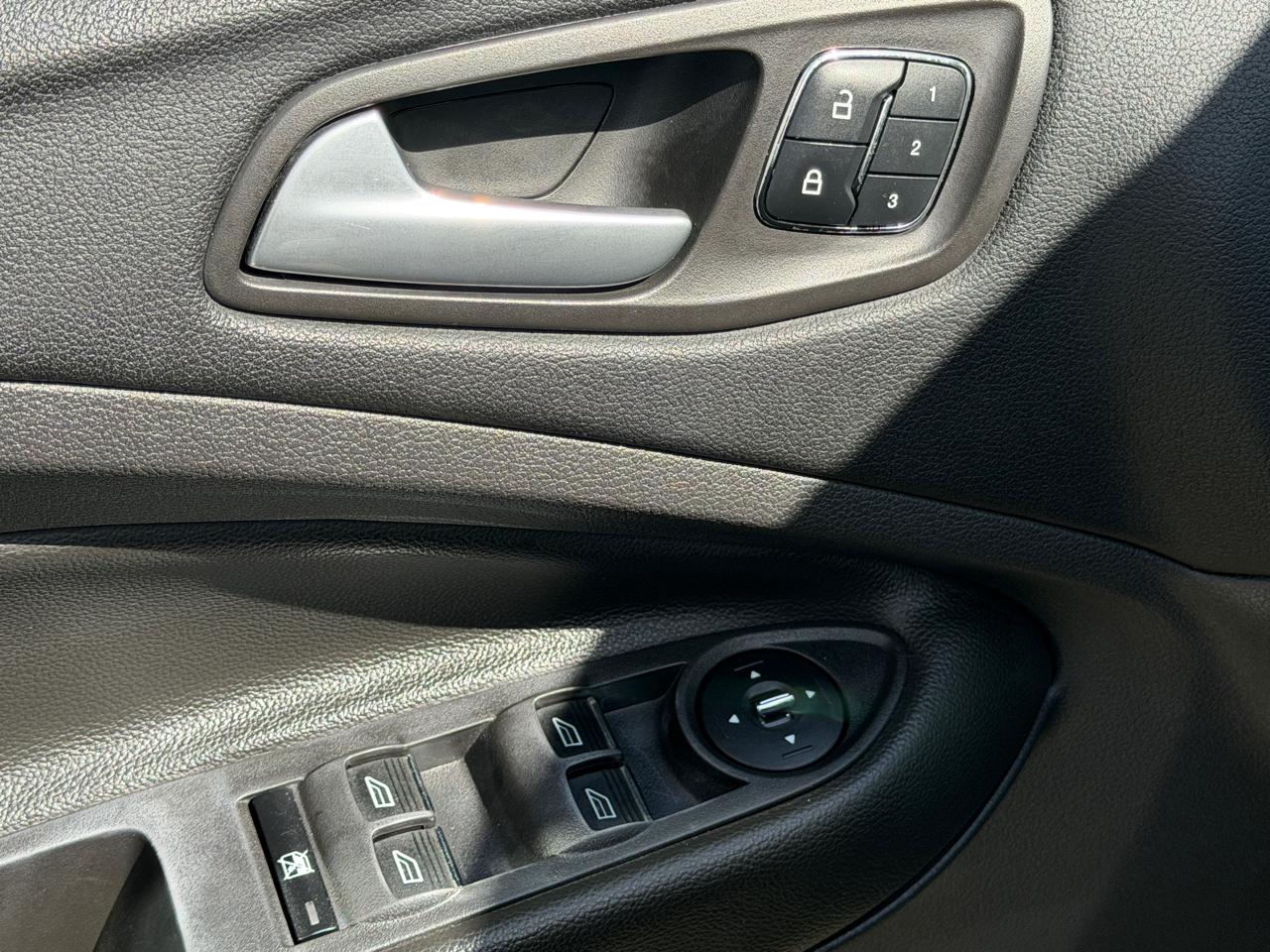 Ford Escape SEL 4WD 2013