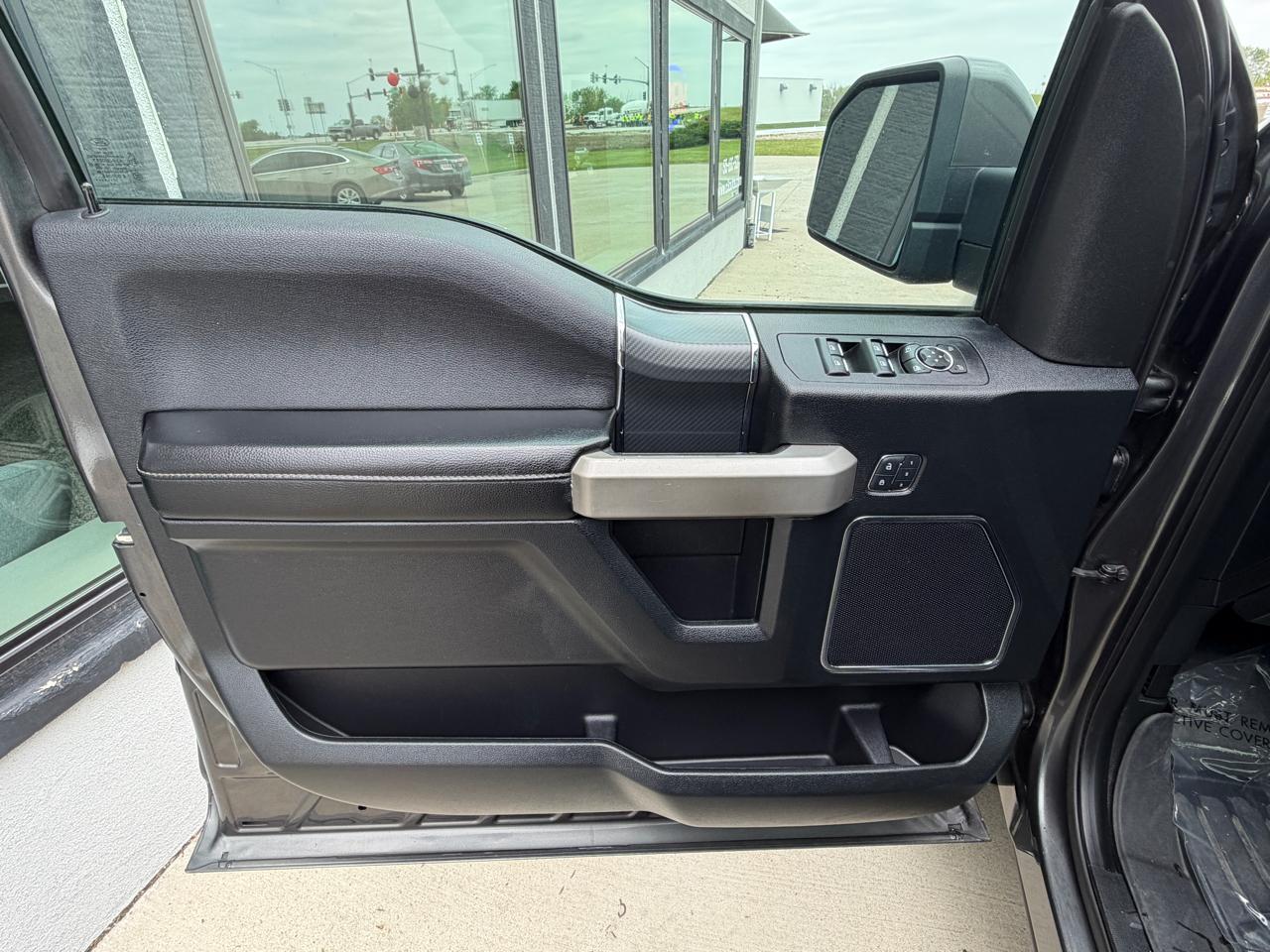 Ford F-150 Lariat 4WD SuperCrew 5.5' Box 2018