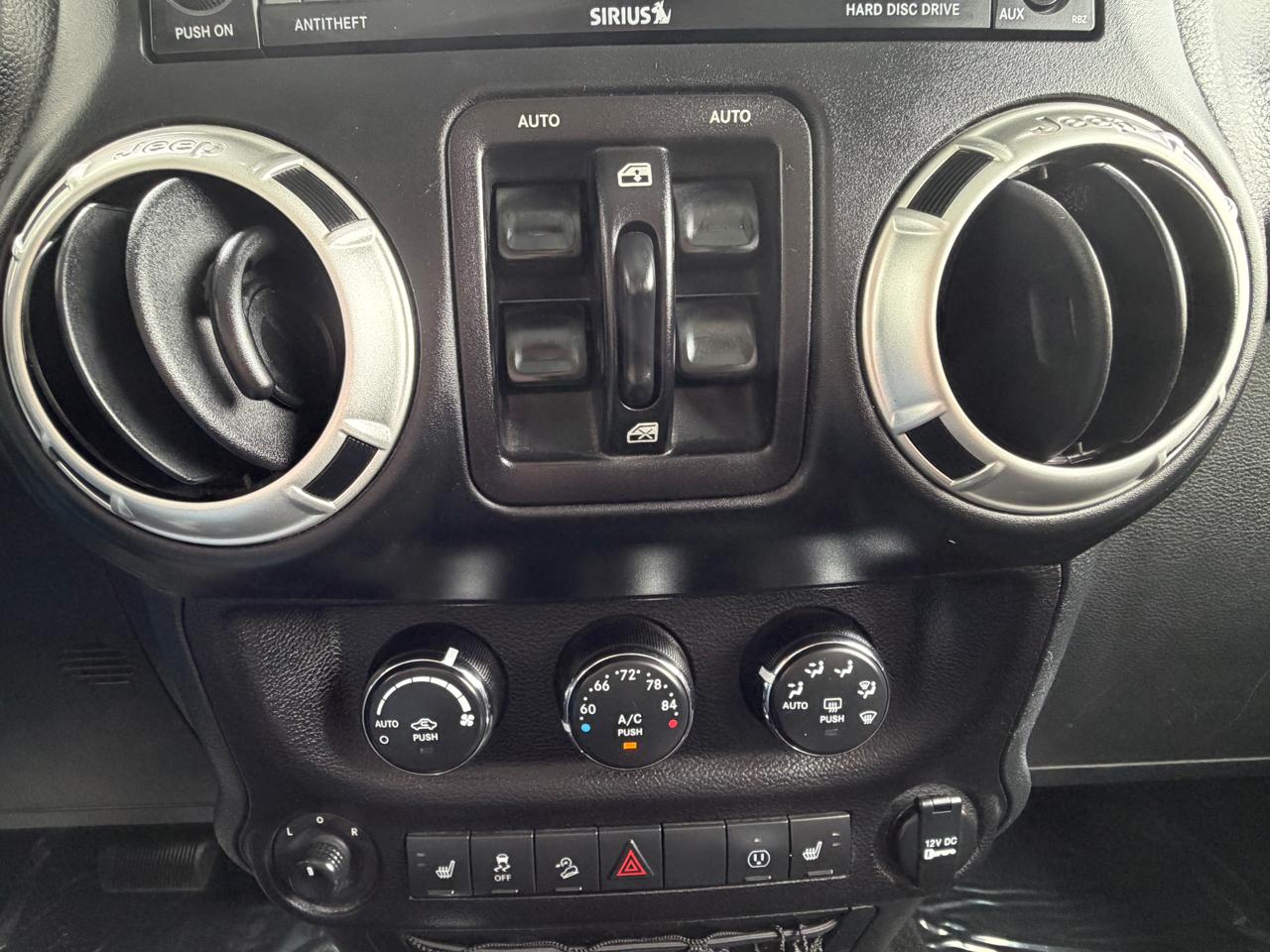 Jeep Wrangler Unlimited Sahara 4WD 2017