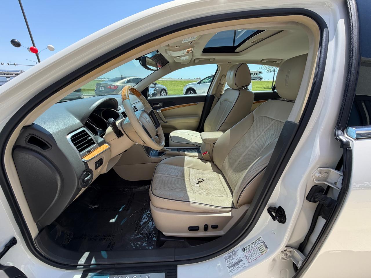 Lincoln MKZ 4dr Sdn FWD 2012