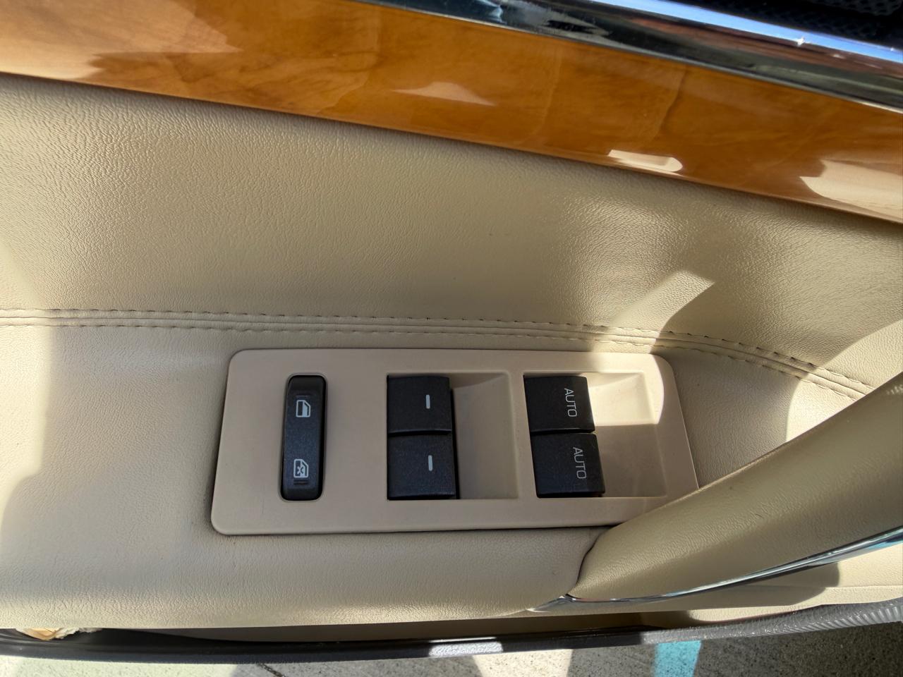 Lincoln MKZ 4dr Sdn FWD 2012