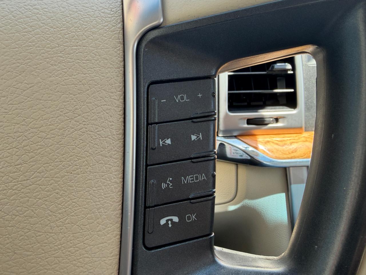 Lincoln MKZ 4dr Sdn FWD 2012