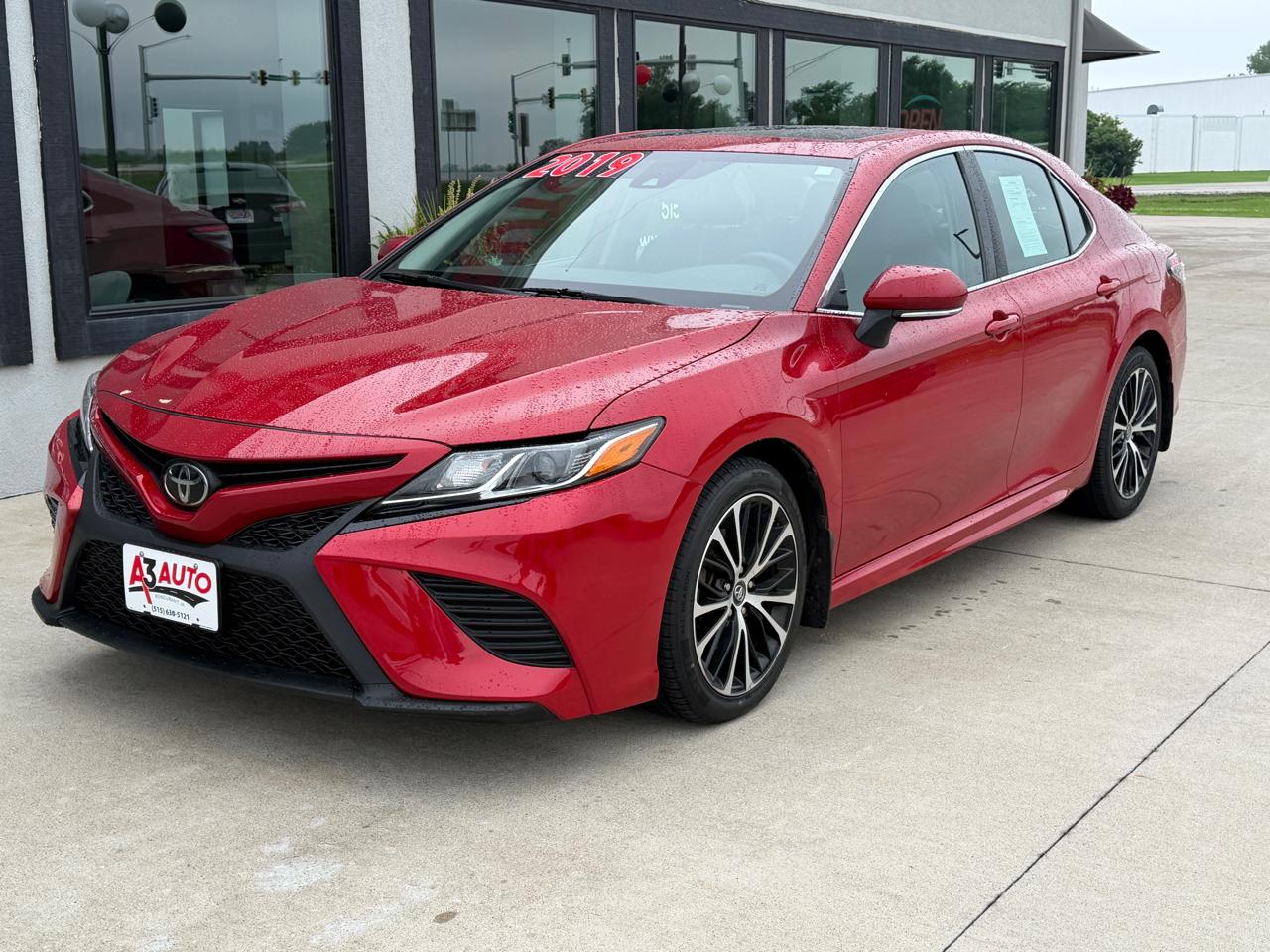 Toyota Camry SE 2019