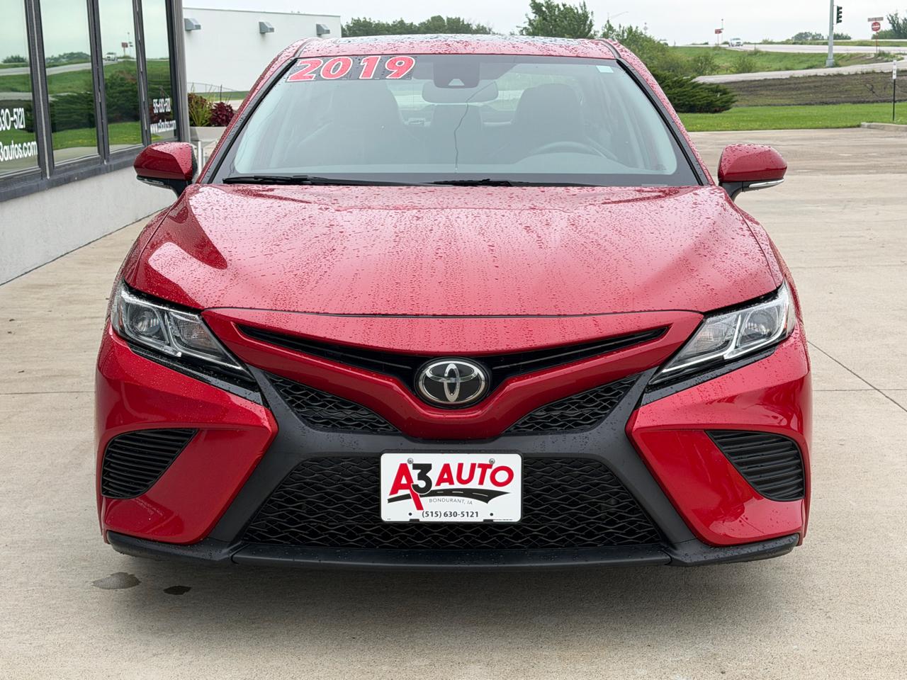 Toyota Camry SE 2019