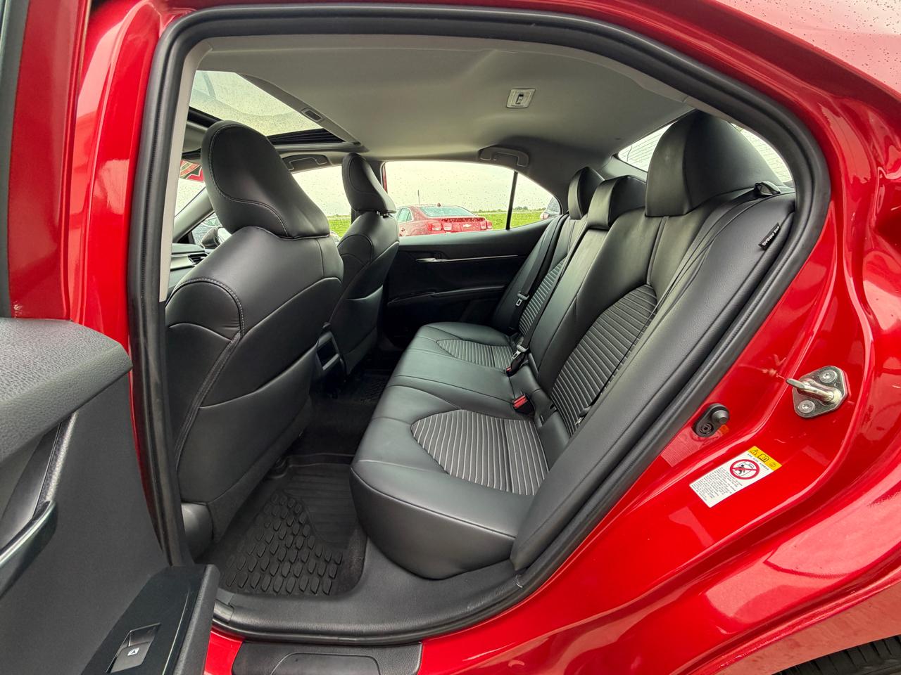 Toyota Camry SE 2019